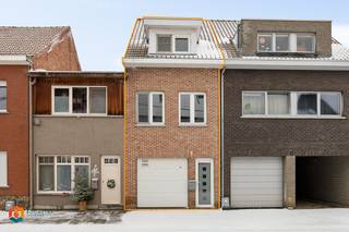 Op een uitstekende locatie, in het centrum van Heist-op-den-Berg, bevindt zich deze instapklare woning met 2 slaapkamers, inpandige garage en...