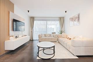 [[ DIT PAND NEEMT DEEL AAN DE ERA OPEN HUIZEN DAG OP 14/3 VAN 13:00 TOT 14:00 ]]Charmante woning in Sint-Niklaas, gelegen aan de stadsrand nabij...