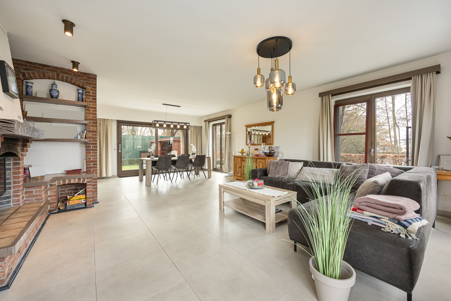 Verrassend ruime woning met 6 slaapkamers en 2 badkamers - foto 4