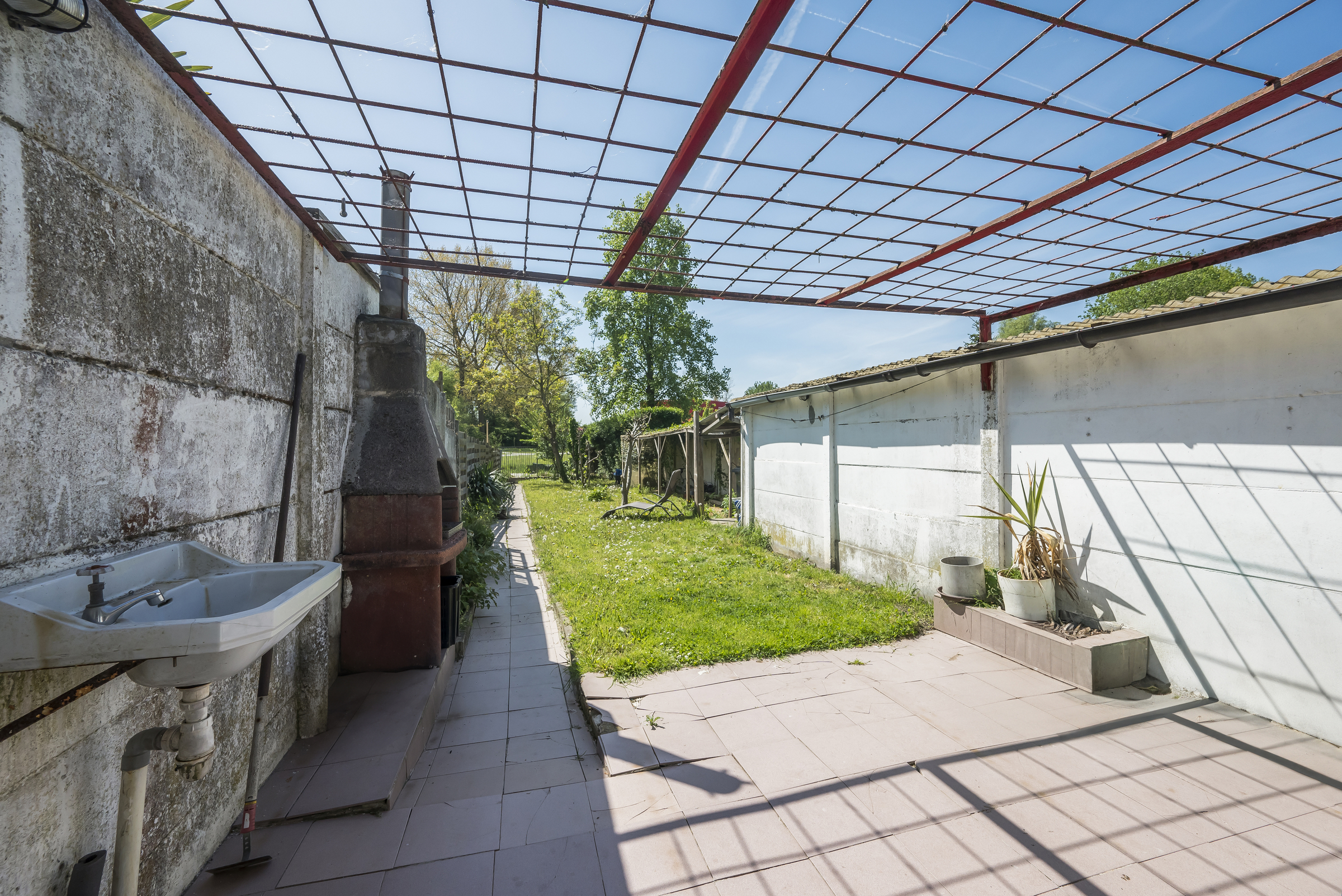 Ruime woning met zuidgerichte tuin en 5 slaapkamers! - foto 3