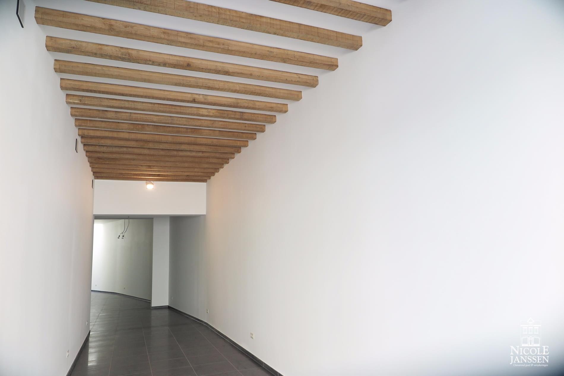 Gelijkvloerse handelsruimte - foto 4