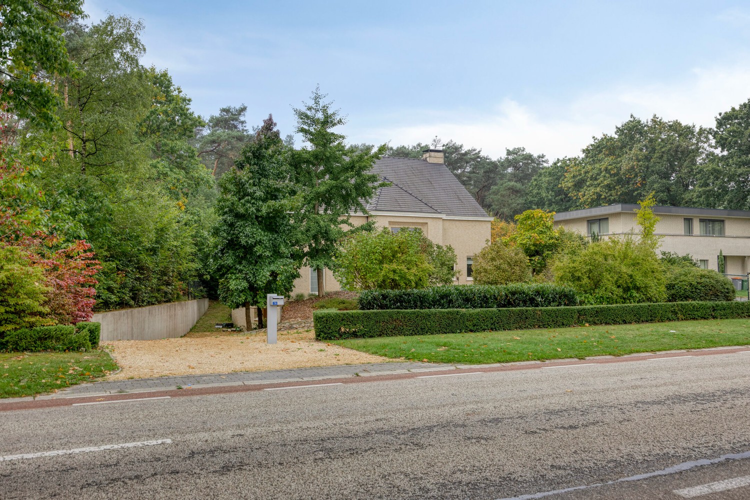 House for sale in Maasmechelen with 4 bedrooms - photo 3