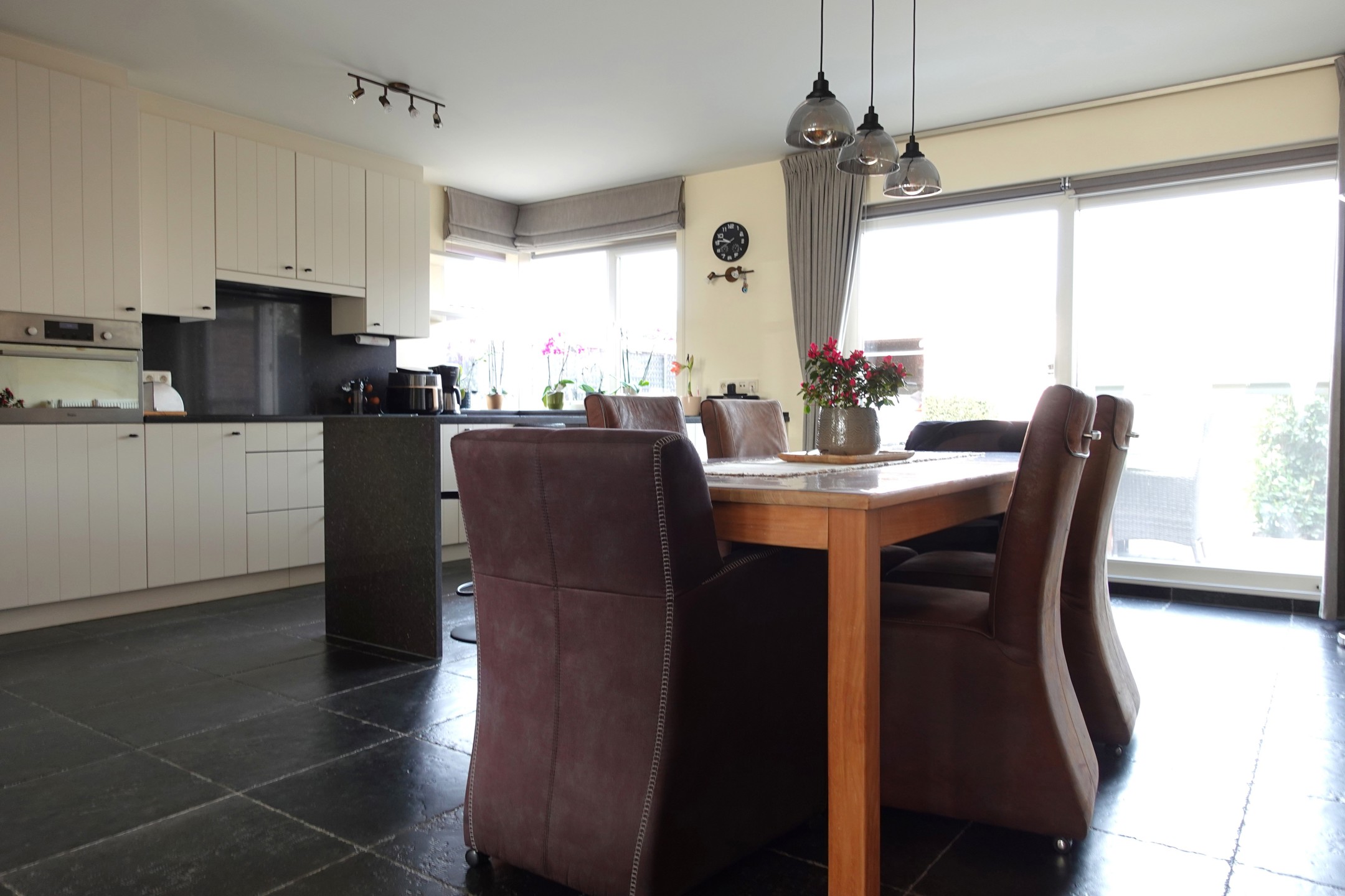Recente woning met 3 slpks, garage en tuin van 357 m². - foto 4