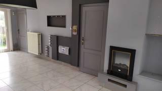 Wonen in rust, licht en groen – unieke bungalow met zicht op de DendervalleiStel je voor: thuiskomen in alle rust, omringd door groen, met een open...