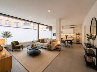 Gerenoveerd appartement op gelijksvloer in centrum Brakel, Het marktplein is op 4 minuten wandelafstand waar je veel winkels, handelspanden, horecazaken,... terug vind.<br />Dit pand beschikt zicht over;<br />-2 slaapkamers<br />-1 badkamer<br />- woonkamer<br />- keuken<br />-berging<br />-inkomhal<br /><br />-woonruimte + keuken = 43m2<br /><br />Zowel airco als verwarming is aanwezig, een volledige raam langs de straatkant met een niet inkijkende folie wat zorgt voor een volledige privacy en veel natuurlijk licht.<br /><br />