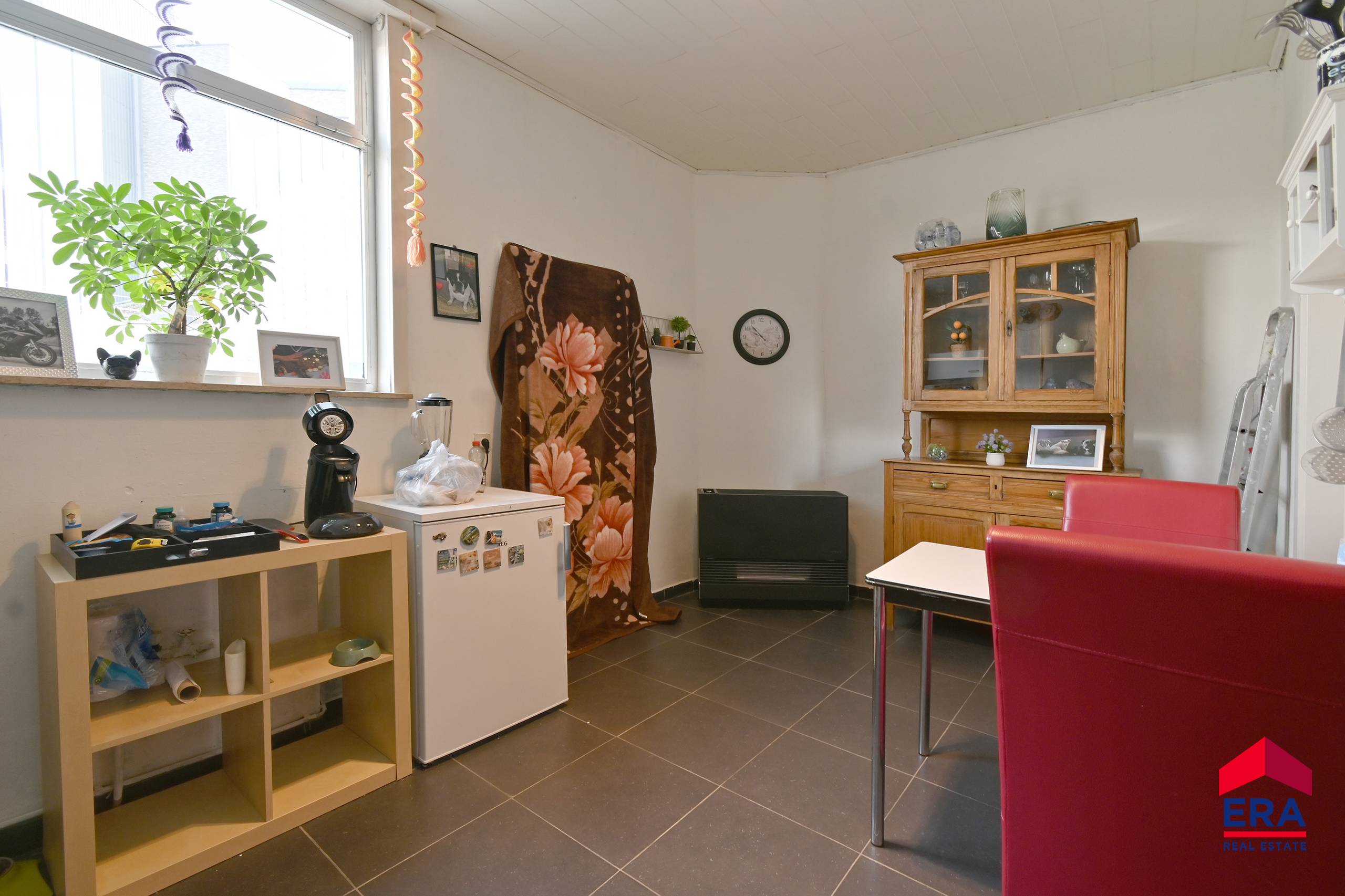 Gezinswoning met verbouwpotentieel op goede locatie in Eeklo - foto 4