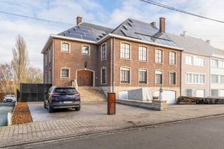 We Invest heeft het genoegen u deze prachtige woning met hoogwaardige afwerking voor te stellen, ideaal gelegen in Edingen (Enghien), met...