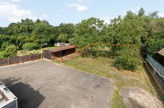 Zeer ruime en recent (2024) gerenoveerde woning met 4 tot 5 slaapkamers uiterst gunstig gelegen op een perceel  van 2367 m² uitgerust met een...