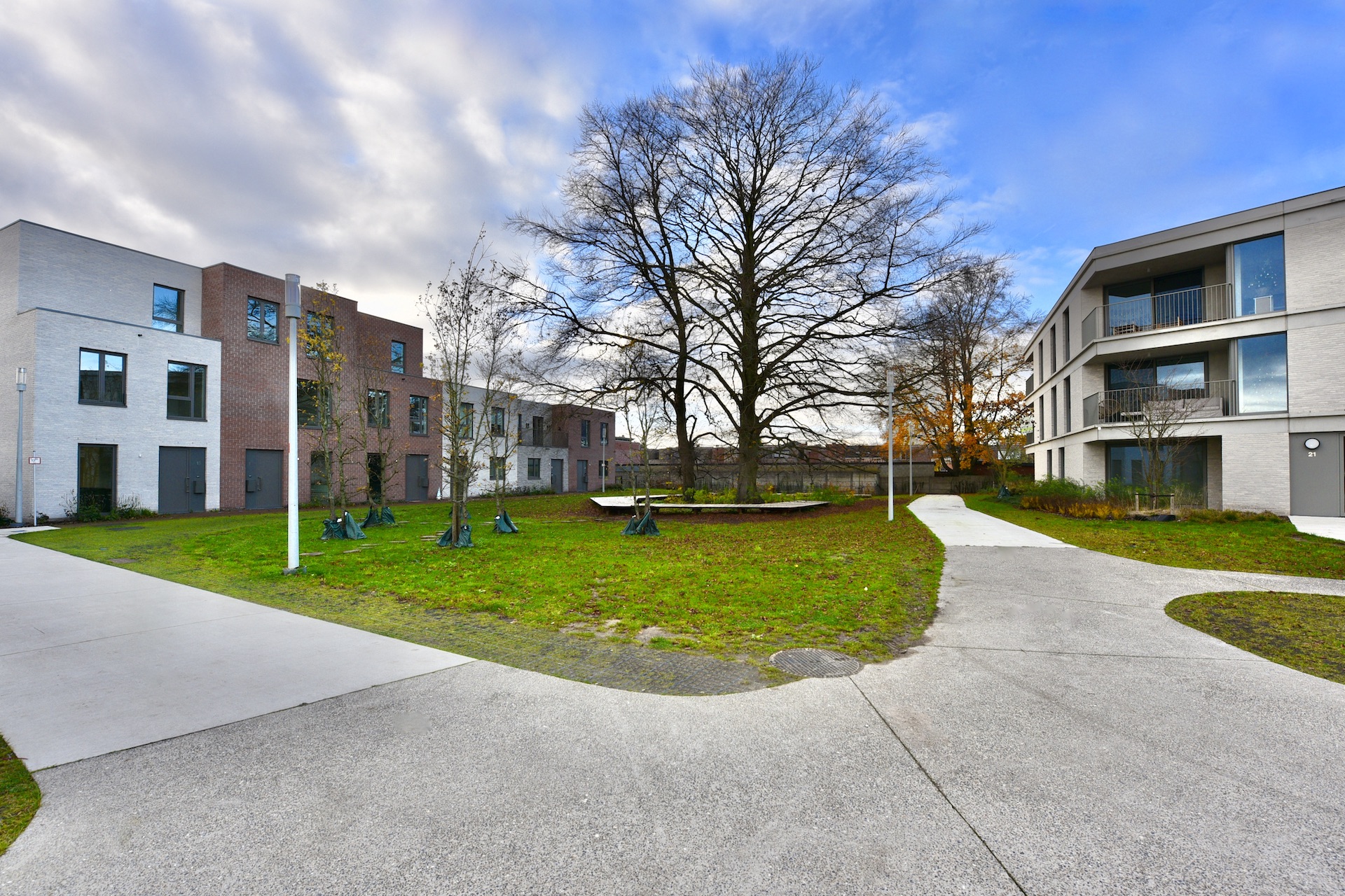 Penthouse met 3 slpk, 2 badk, groot terras, gar*, stpl* en kelder* voor 395.000 EUR excl. BTW - foto 2