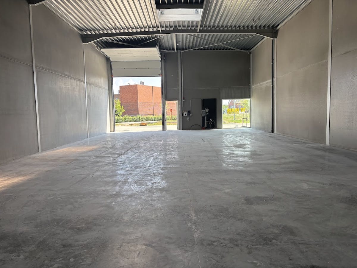Newly built warehouse for rent in Harelbeke - photo 2