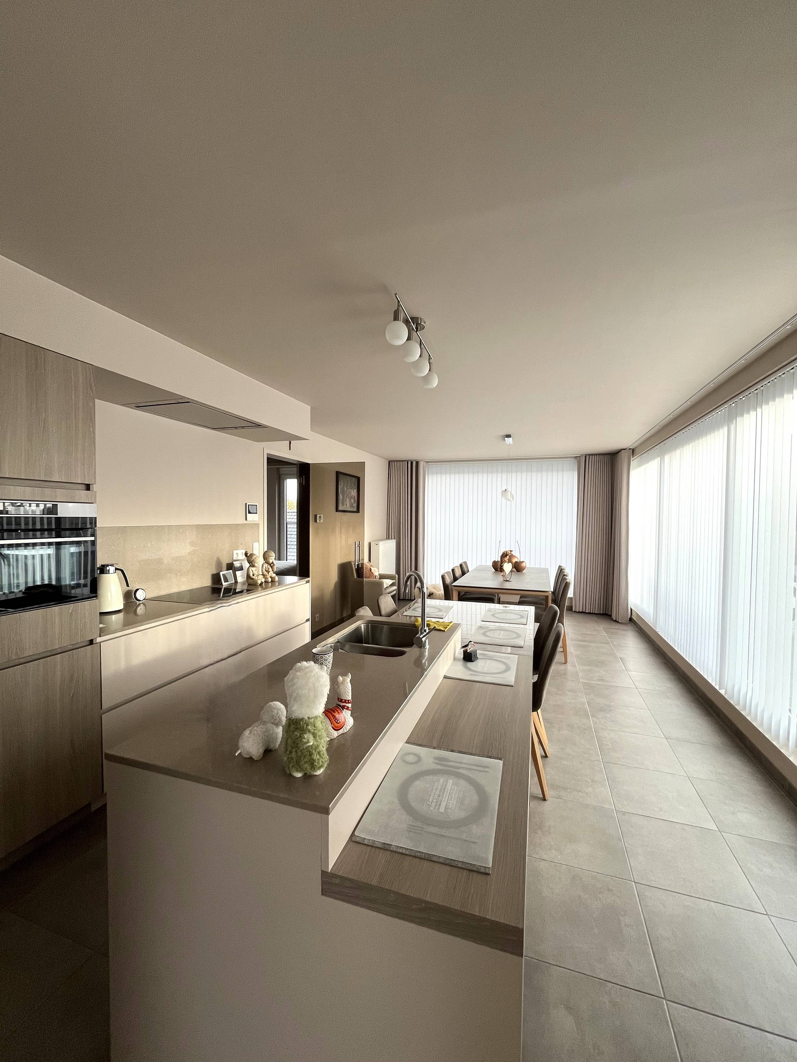 Prachtige penthouse in centrum Zwevezele met 2 slaapkamers! - foto 4