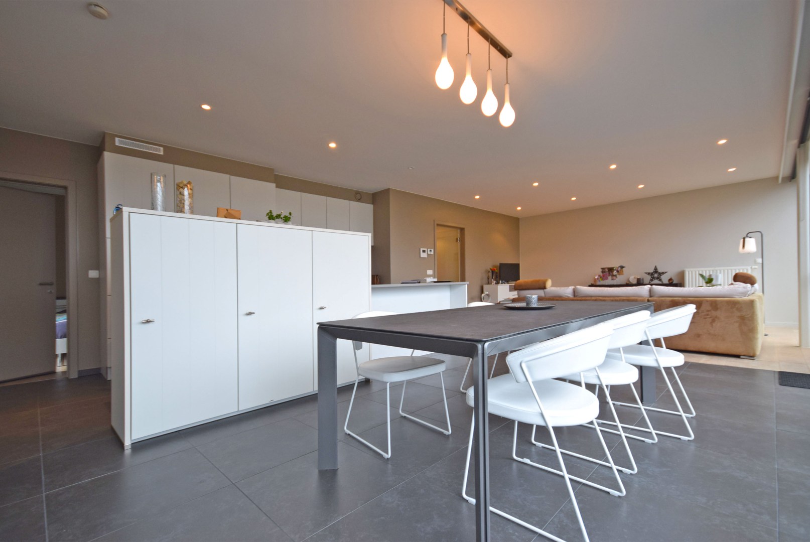 Recent &amp; instapklaar appartement in het centrum Hooglede - foto 3