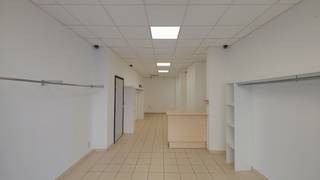 Discover this attractive commercial space in the Argus residential complex in Ostend. With a floor area of 38 m², a practical kitchenette and...