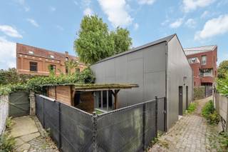 Op een centrale en goed bereikbare, doch rustig gelegen locatie in Ekeren, vlakbij invalswegen, centrum Ekeren en Antwerpen vinden we deze...