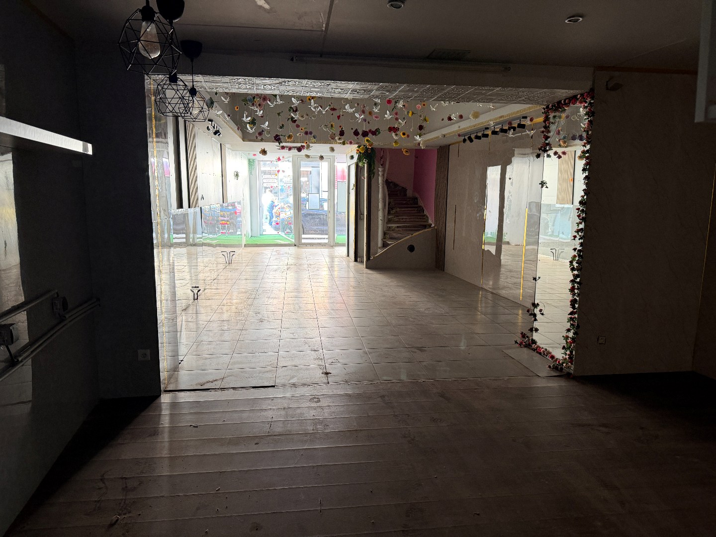 Commercial à louer à Ypres - photo 3