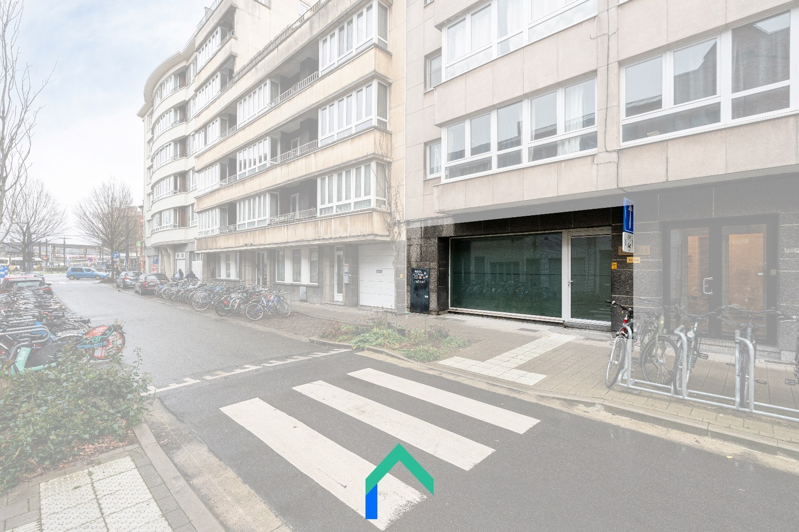 Kantoor- of handelsruimte met appartement op toplocatie in Gent - foto 1