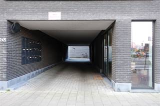 Ledeberg - AutostaanplaatsDeze parking bevindt zich achter een residentieel gebouw en is een open staanplaats (niet overdekt). Belangrijk:Huurprijs:...