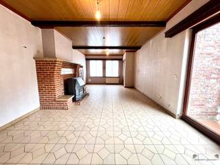 Woning met garage en tuin in rustige, doodlopende straat te HammeDeze goed onderhouden woning is gelegen in een doodlopende straat in Hamme, wat...