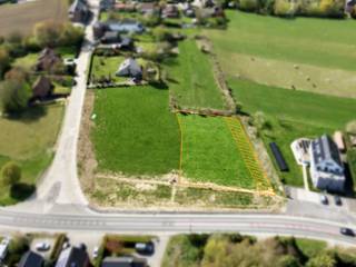 <p>Superbe terrain d’environ 19 ares 86 ca situé dans le charmant village de Cognelée, à proximité de Namur et des principaux axes routiers.<br /><br />Ce terrain à bâtir offre un cadre calme et agréable pour la réalisation de votre projet de construction (sous réserve d’acceptation de la commune). Il dispose d’environ 37,12 m de largeur à rue et 62 m de profondeur. Terrain plat avec orientation Ouest à l’arrière. <br />Une bande d’environ 7,32 m de largeur est située en zone ZACC (zone d’aménagement communal concerté – zone de réserve).<br />Terrain entièrement équipé (impétrants à rue), situé en zone d’habitat à caractère rural et libre de tout constructeur, vous permettant de concrétiser le projet de votre choix.<br /><br />Le bornage est à charge de l’acheteur.<br /><br />Vente sous réserve d'accord du propriétaire.<br />***** Pour recevoir d'autres opportunités en exclusivité, nous vous invitons à nous contacter directement. Nous sommes disponibles pour vous accompagner dans votre recherche d'achat ou d'investissement ainsi que dans votre projet de vente. Pour toute demande d'évaluation GRATUITE et SANS ENGAGEMENT, contactez votre expert au 0475/90.75.40. *****</p>