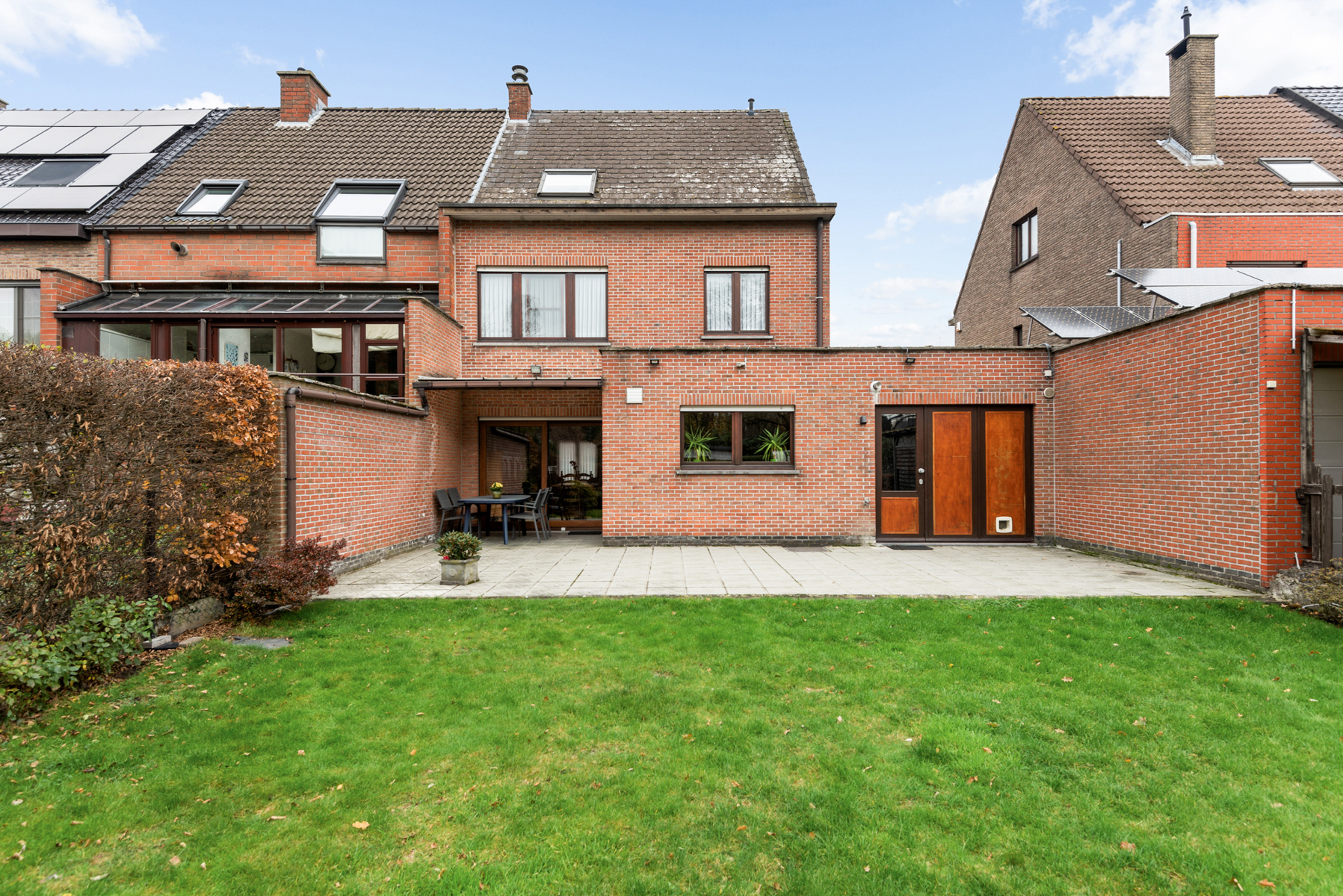 Kom de ruimte ontdekken in en achter deze halfopen bebouwing - foto 3