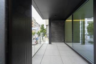 Indeling: - ruime leefruimte met toegang tot een zonnig terras- volledig uitgeruste open keuken voorzien van alle comfort- 2 comfortabele...
