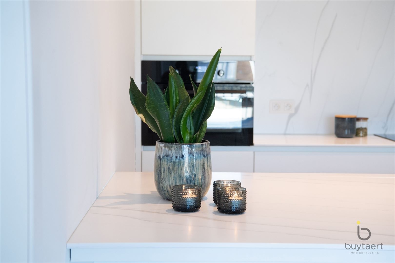 Recent 1 slaapkamer appartement met prachtig uitzicht! - foto 3