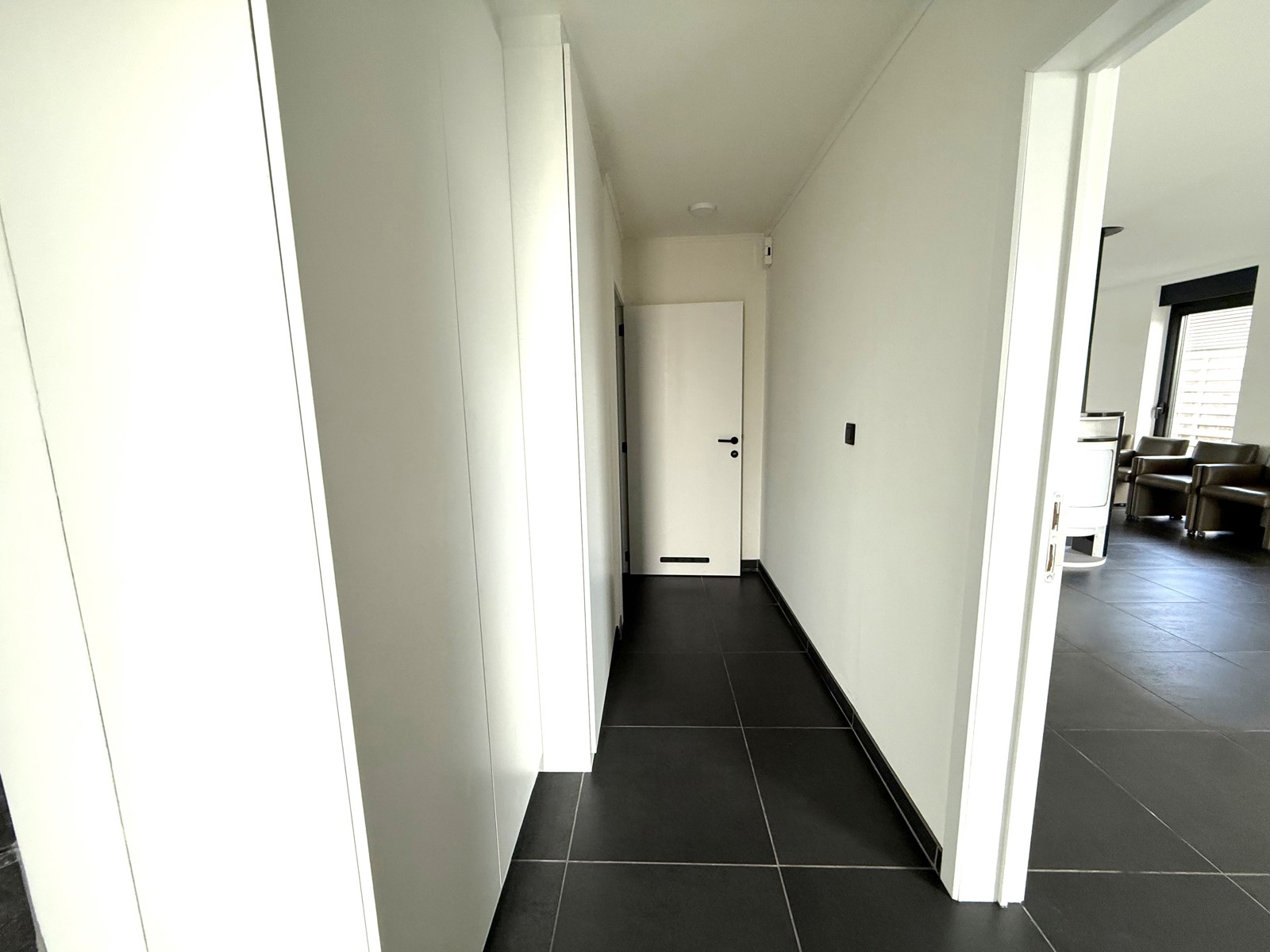 Half-open bebouwing met 3 slaapkamers. - foto 2