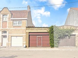 BEZOEKMOMENT ZATERDAG 15 NOVEMBER 2025 VAN 10U tot 12U (gelieve vooraf in te schrijven via website of tel. 058/622 815).Prachtig herehuis met woonst...