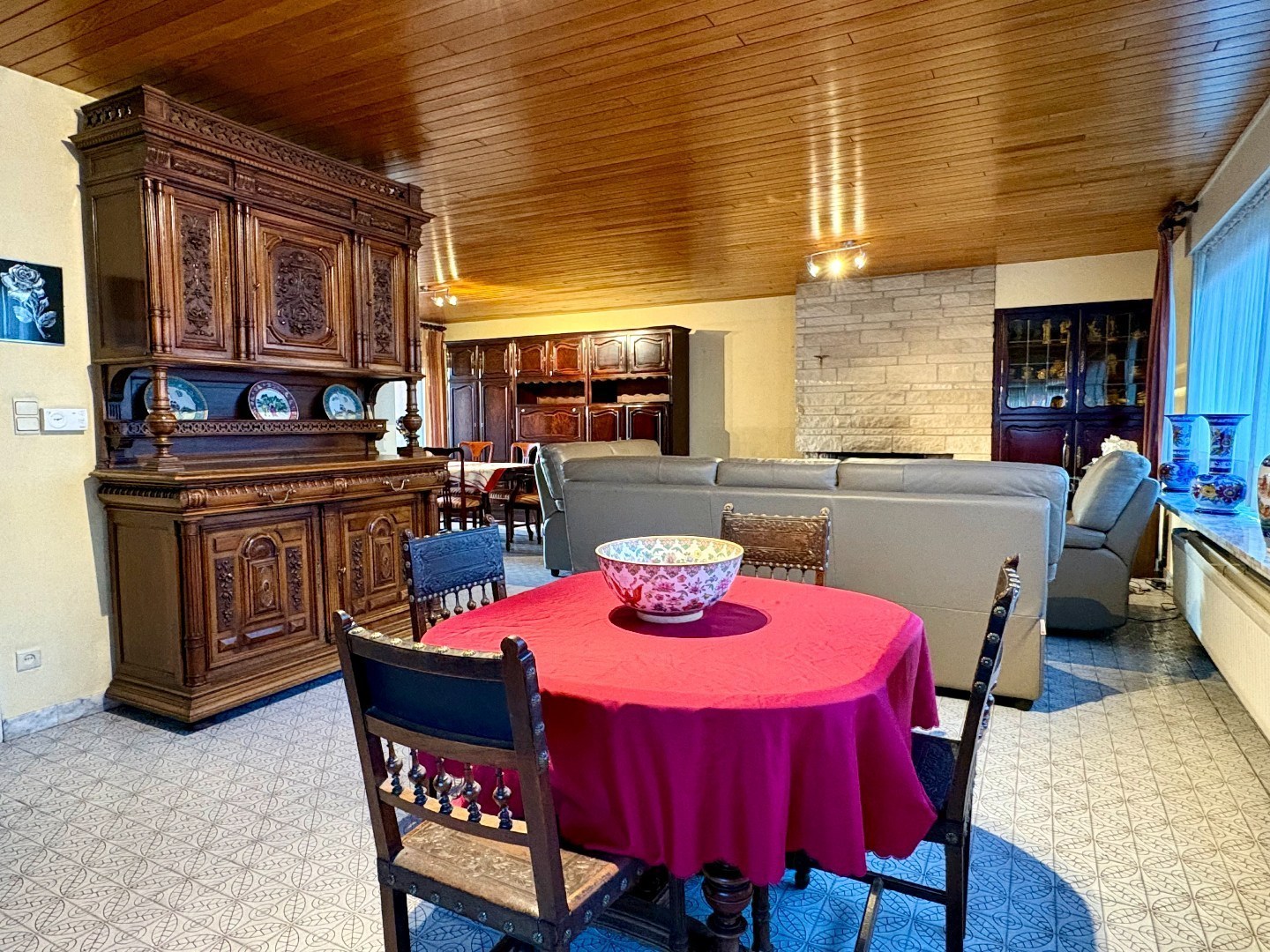 Grote hoekwoning te koop in de Bosmolens te Izegem met 3 slaapkamers, ruime tuin en een zolder met veel mogelijkheden. - foto 5