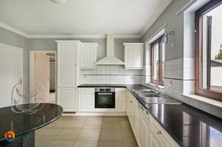 Op een goede locatie te Putte bevindt zich deze ruime woning met 3 (mogelijks 4) slaapkamers. U geniet hier van een rustige ligging, toch in...