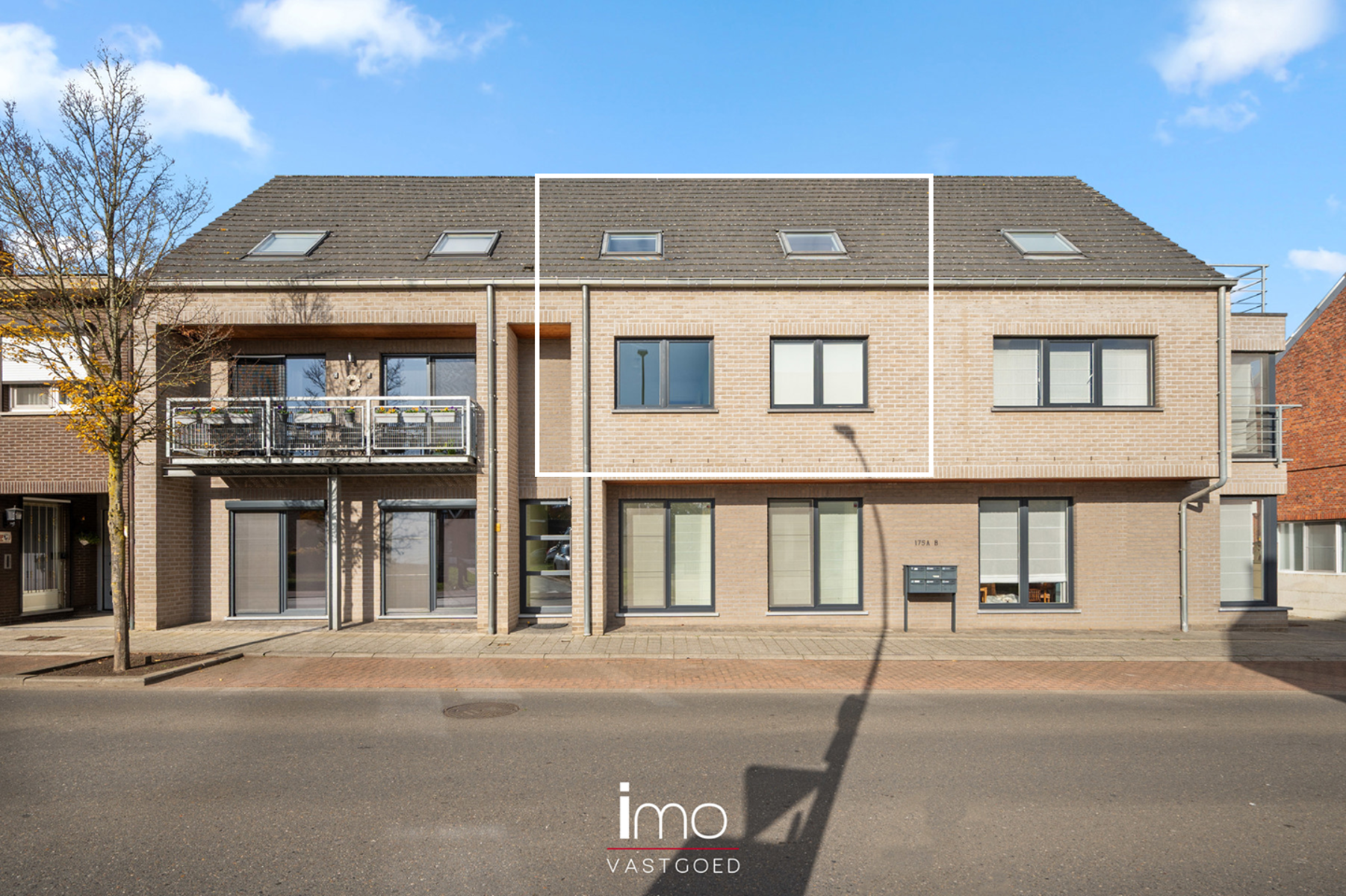 Ruim appartement met 4 slaapkamers. - foto 2