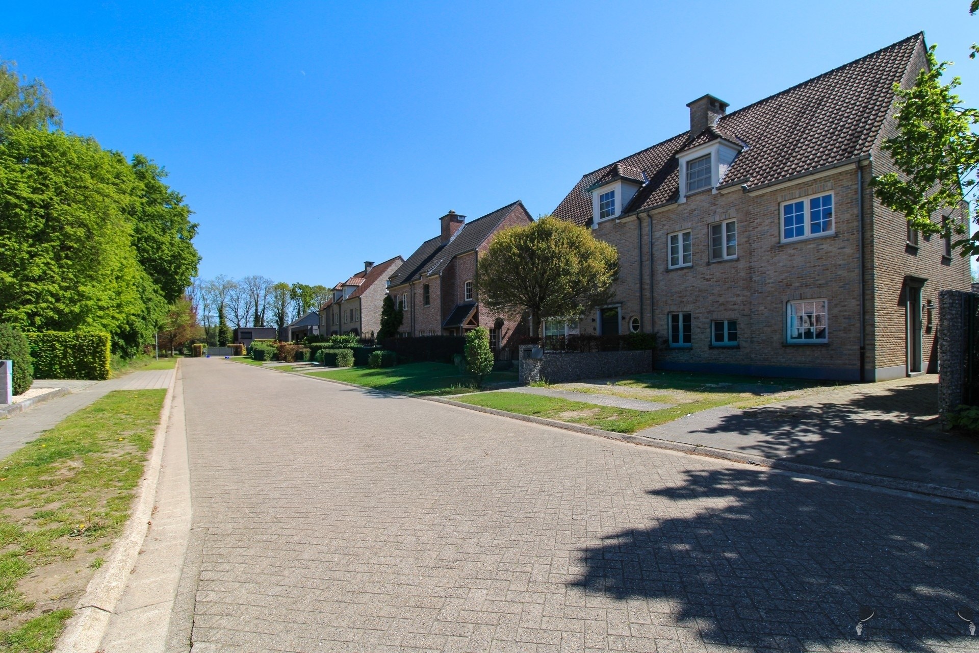 Ruime woning met 3 slpks, tuin en tuinberging - foto 2