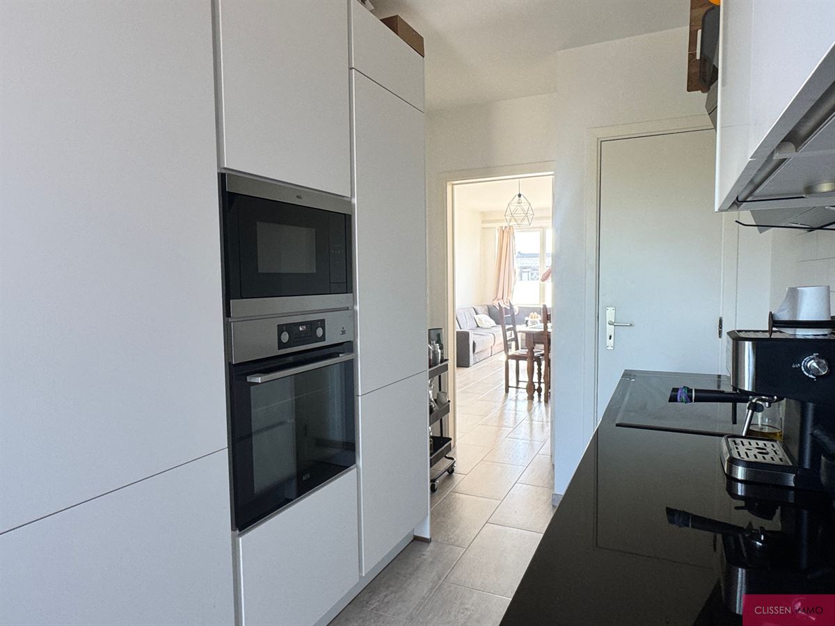 Gerenoveerd twee slaapkamer appartement met terras! - foto 5