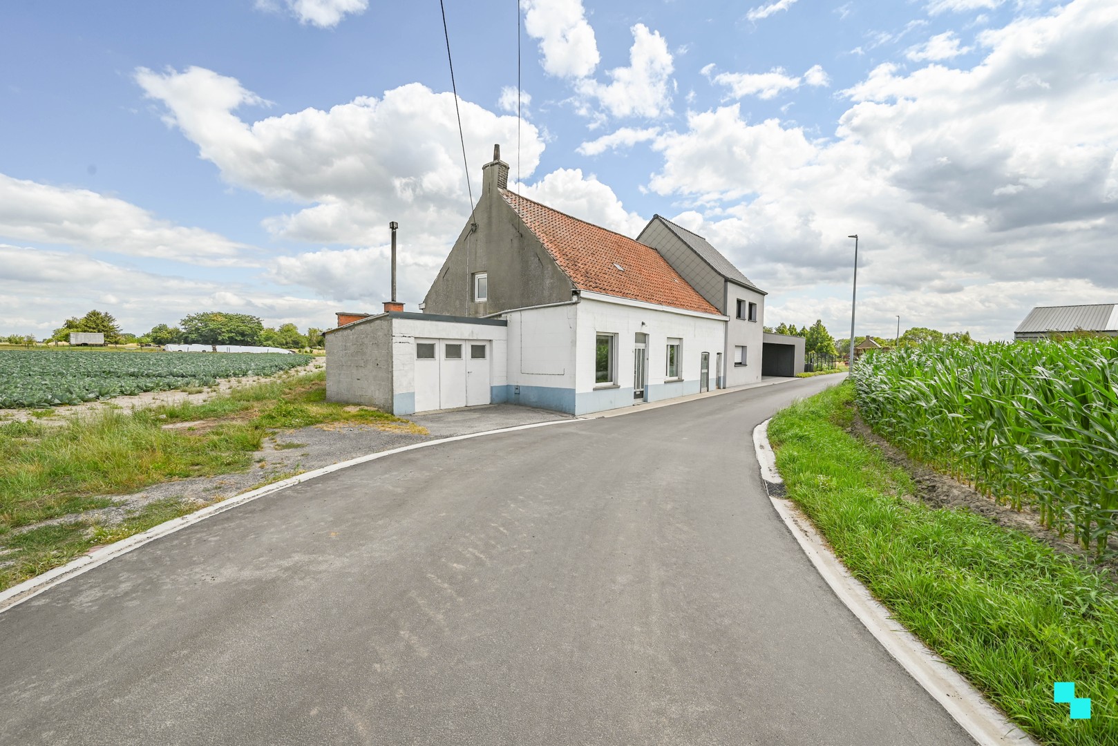Landelijk gelegen, te renoveren woning op 1.767m² perceel - photo 1