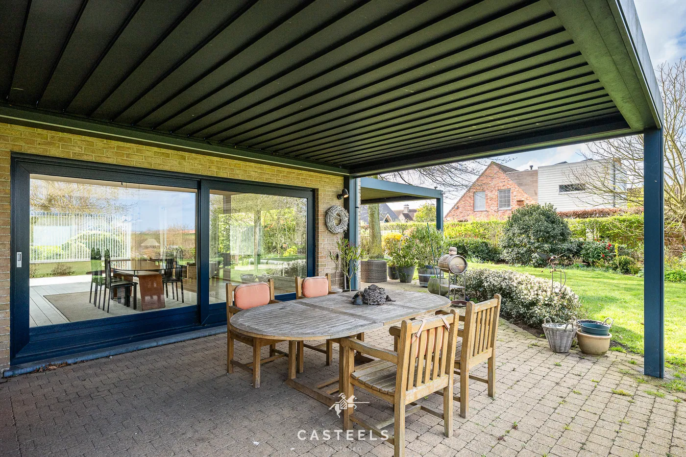 Villa met karakter en open zichten op een discrete topligging - foto 4