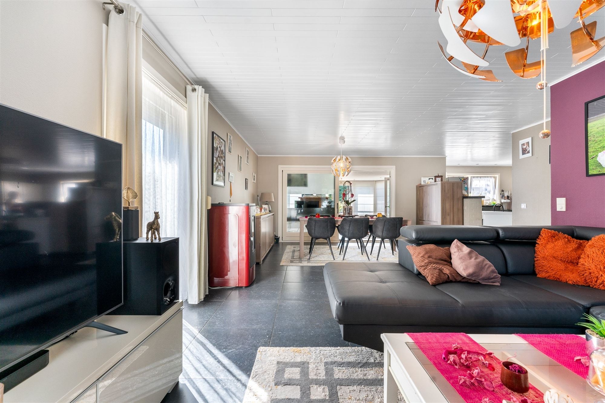 UITSTEKEND ONDERHOUDEN EN KARAKTERVOLLE WONING MT 4 SLAAPKAMERS, UITERST RUSTIG GELEGEN OP EEN PERCEEL VAN 13A50CA TE HEPPEN - foto 4
