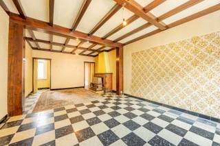 Ontdek deze op te knappen woning vlakbij Heuleplaats. Plan jouw vrijblijvend bezoek in op woensdag 02.07.2025.Dankzij de uitstekende ligging zijn...