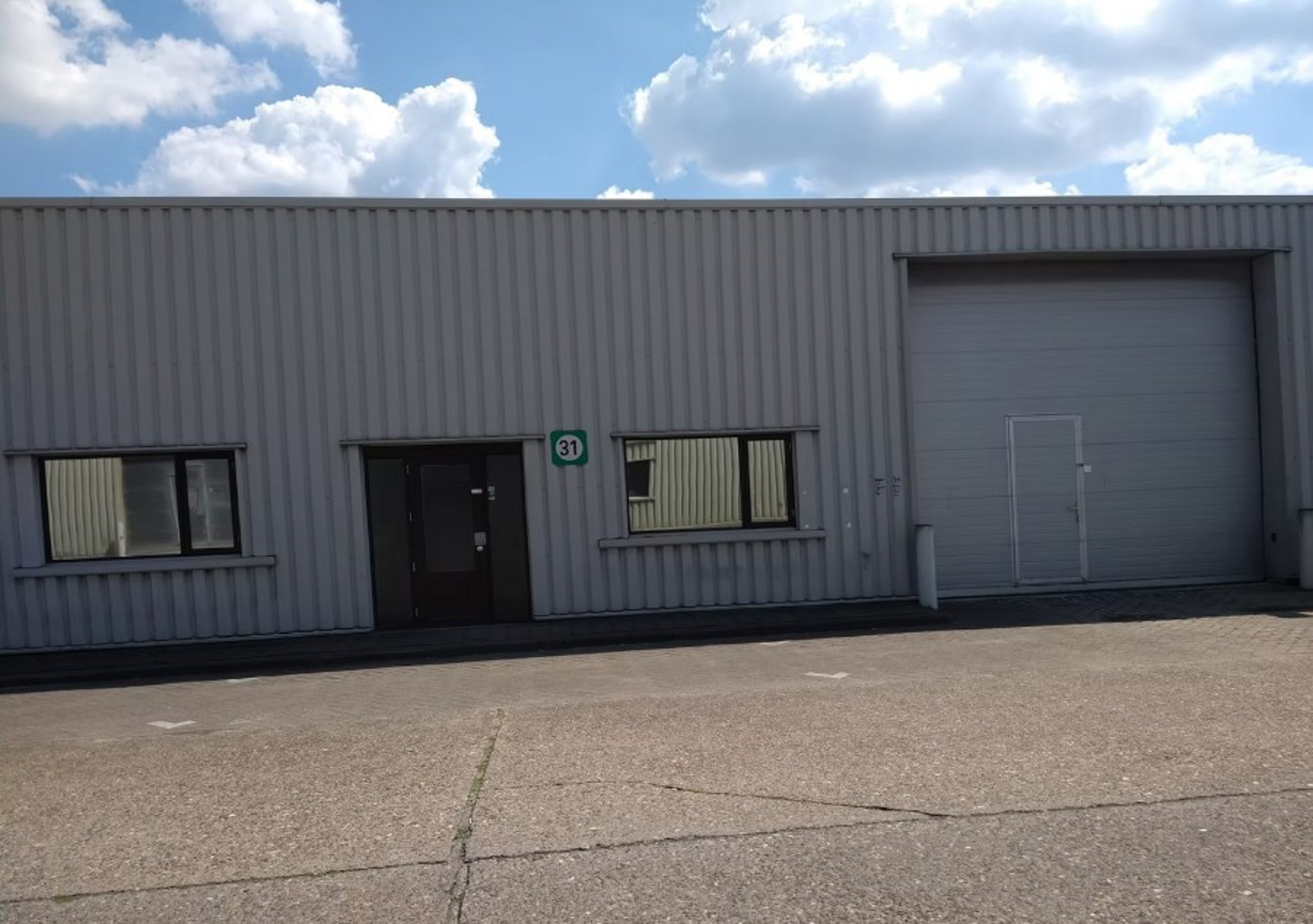 Magazijn unit 31 te huur 1.200m² met kantoor 60m² in Malle - foto 2