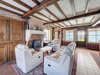 Deze karaktervolle woning is rustig gelegen in Ophasselt, met een vlotte bereikbaarheid dankzij de nabijheid van verschillende...