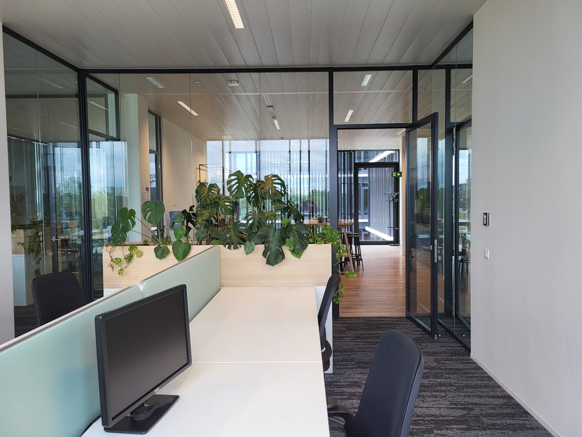 Office (244 m²) for rent near The Loop in Ghent - photo 4