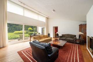 Stijlvolle villa van de hand van architect Paul De Meyer in een residentiële verkaveling te Vosselaar op een perceel van 2.416 m²Ligging: de...