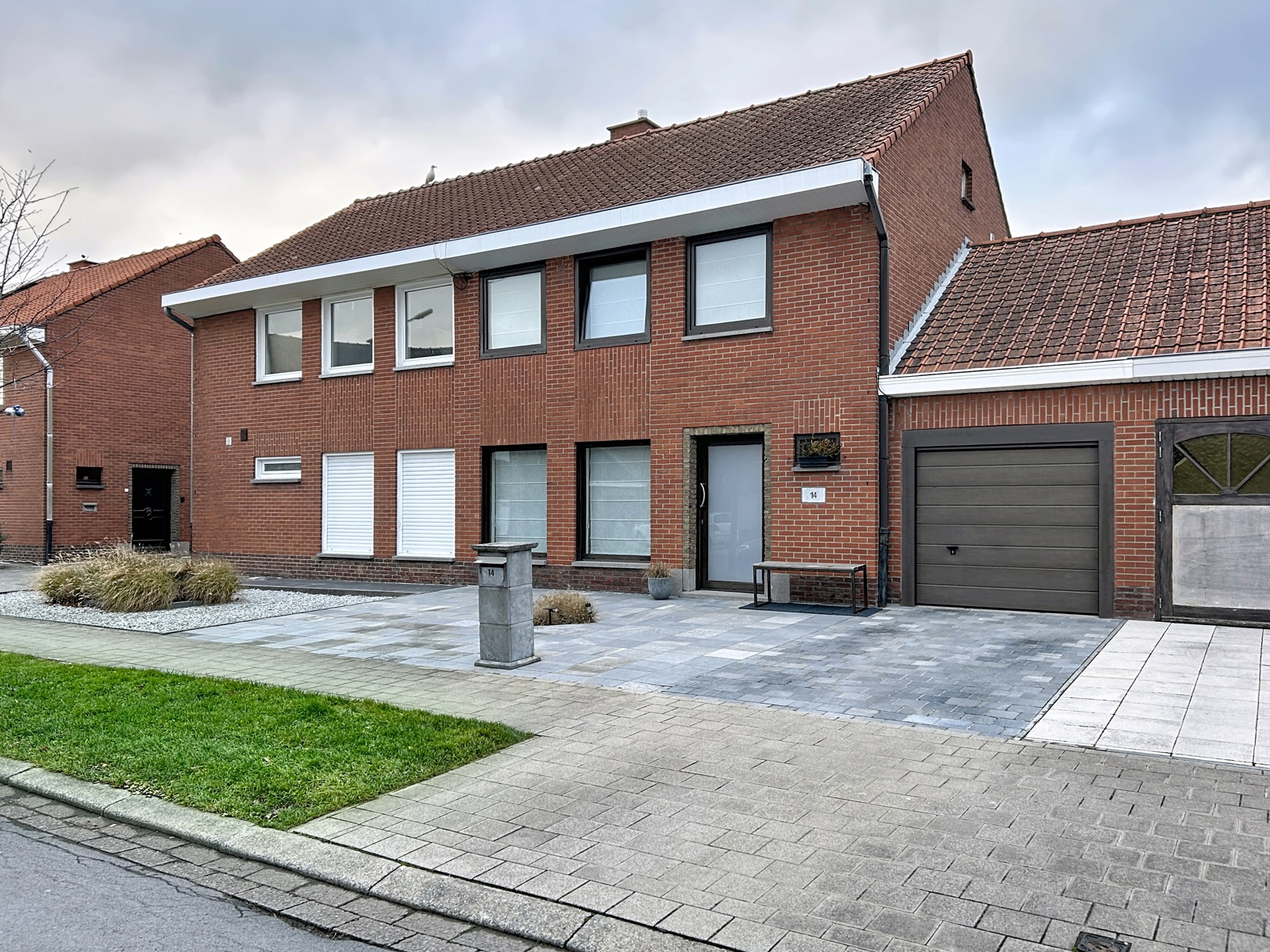 Instapklare woning met 3 slaapkamers, garage en leuke tuin - foto 1