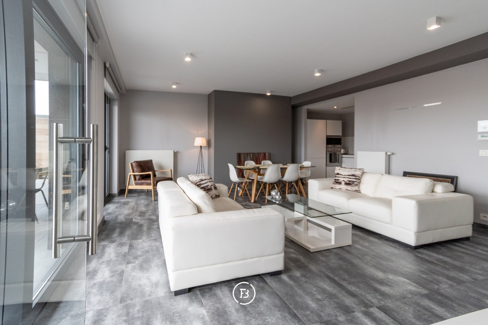 Gemeubeld penthouse met terrassen nabij Chatelain - foto 2