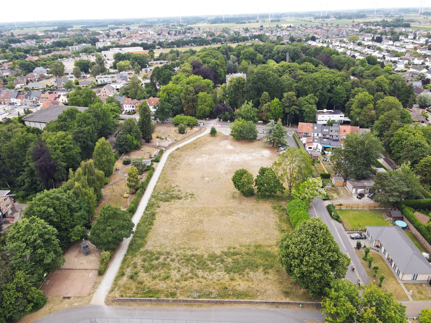 Projectgrond voor meergezinswoningen op unieke locatie aan het Heldenpark in Eeklo - foto 3