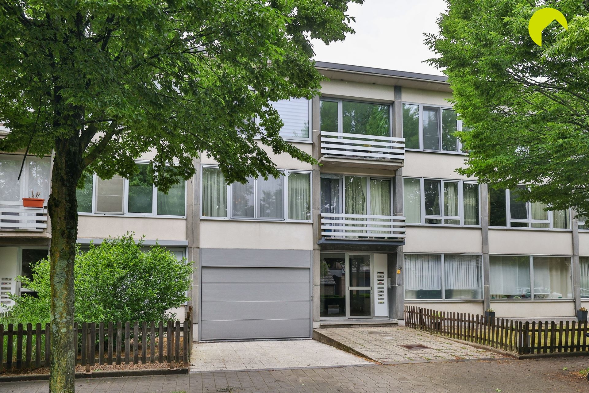 Gelijkvloers appartement (75m²) met 1 slaapkamer, groot terras (100m²) en garagebox - foto 2