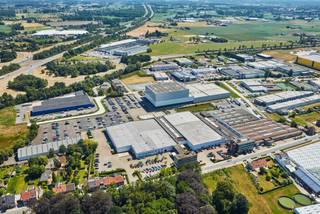 Magazijnruimte van1.316 m² te huur in Building Pier 233 (Unit 07) op het bedrijventerrein Satenrozen 8 in Kontich. Gelegen binnen ABP Kontich,...