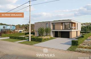Voor meer info en foto’s, surf naar www.swevers.be – Deze bouwgrond in Koersel biedt een mooie kans voor wie rustig wil wonen met een vlotte verbinding naar voorzieningen en omliggende gemeenten. Het perceel van 6a 69ca heeft een praktische vorm en is bestemd voor een halfopen bebouwing, onder voorbehoud van het bekomen van de nodige vergunningen. Met een perceelbreedte van 18,76meter en een diepte van 32,46 meter beschikt u over een gunstige verhouding en tal van mogelijkheden bij het ontwerpen van uw toekomstige woning.<br />De noordoostelijke oriëntatie zorgt voor aangename lichtinval in de ochtend en voormiddag, terwijl de tuin ook later op de dag bruikbaar blijft. Dit maakt het perceel ideaal voor wie comfortabel wil wonen met voldoende buitenruimte. De aanleg van alle nutsvoorzieningen is volledig inbegrepen in de prijs (geschatte waarde: €7.500), zodat u zonder bijkomende kosten meteen zorgeloos kunt starten.<br />De ligging vormt een extra troef. Snelwegen bevinden zich op ongeveer 5 kilometer, wat een vlotte bereikbaarheid garandeert. Scholen liggen op 1,5 kilometer, openbaar vervoer op 900 meter en winkels en ontspanningsmogelijkheden op 1,8 kilometer. Alles wat u nodig heeft, bevindt zich dus binnen handbereik.<br />Een interessante opportuniteit voor wie wil bouwen op een aangename en goed bereikbare locatie in Koersel. Voor meer informatie, bel 011 255 155.