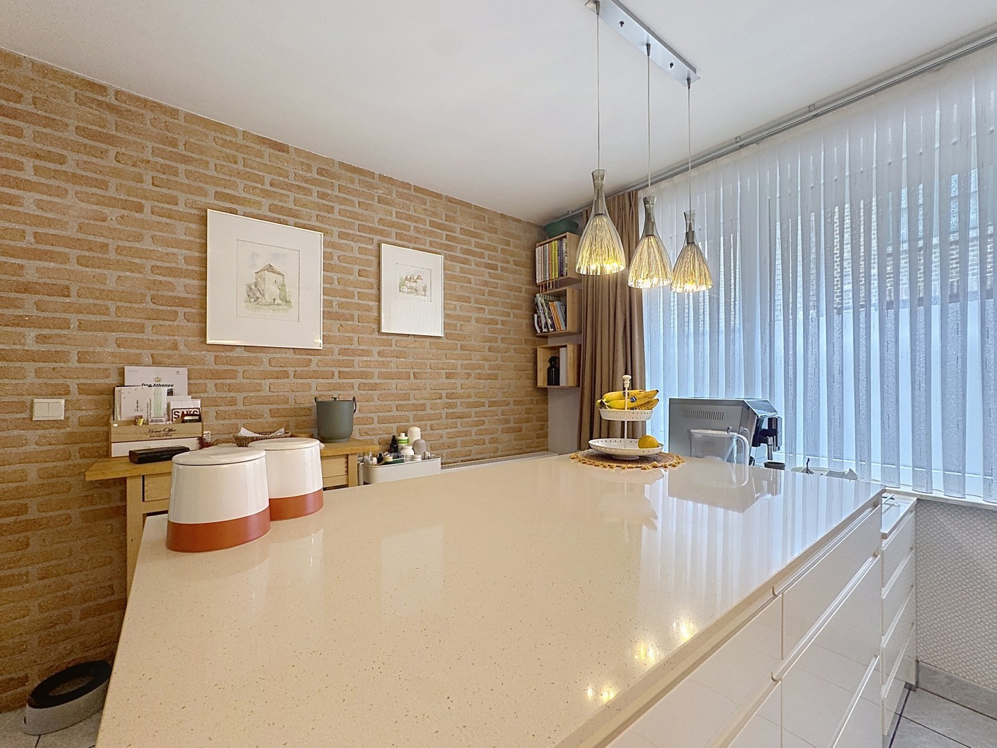 Instapklare gezinswoning met 4 slaapkamers, zonnepanelen met mogelijkheid van een overzolderde garage in Gistel - foto 4