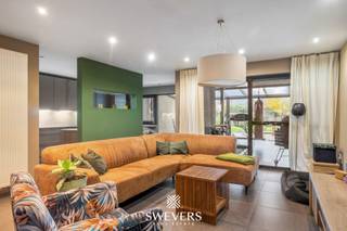 Interesse? Meer informatie op www.SWEVERS.be. - Deze charmante halfopen woning in een rustige, groene straat van Houthalen-Helchteren...