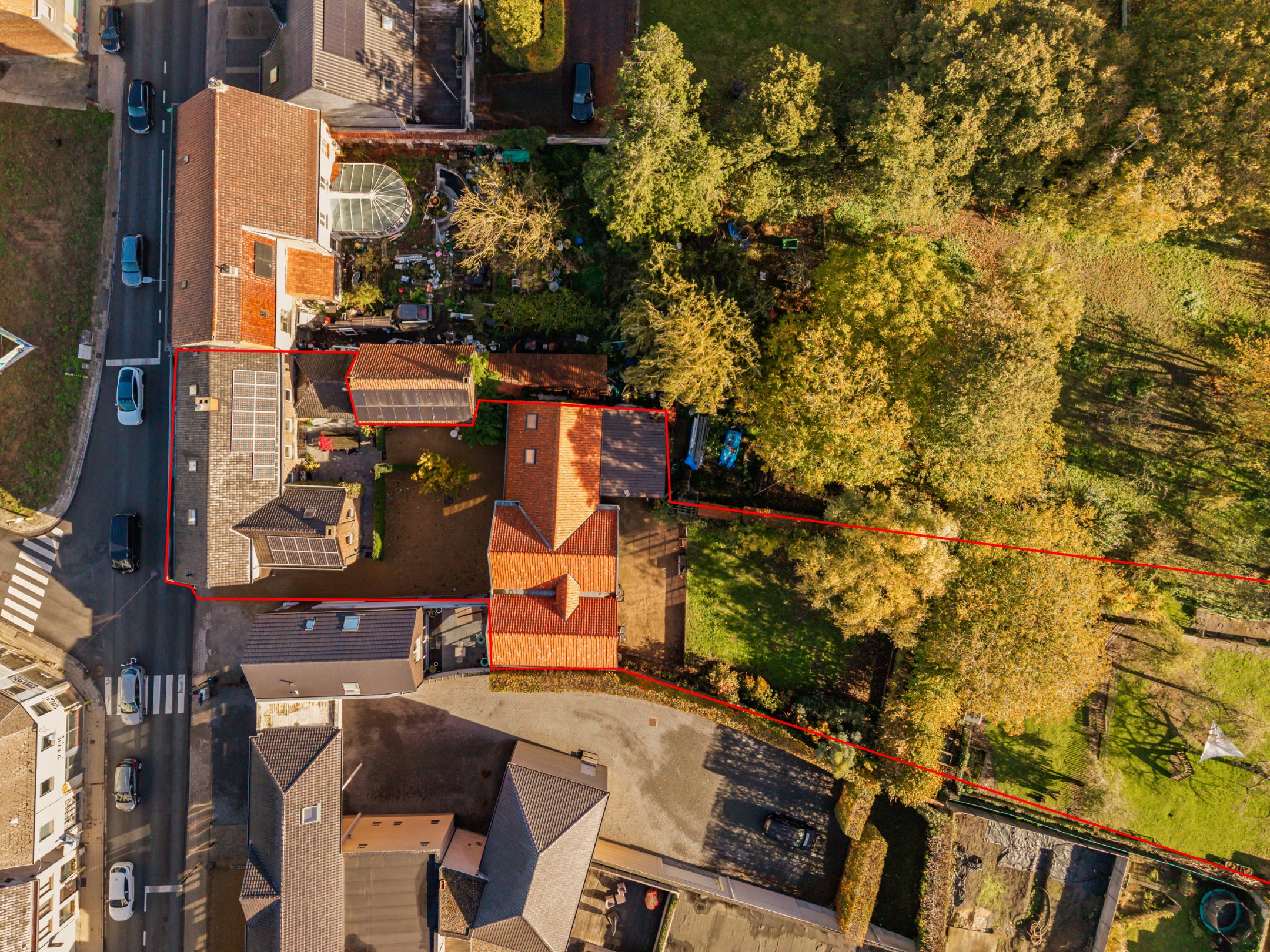 Characterful house with shell new construction and unique garden - photo 2